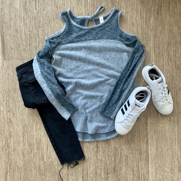 Lazy Sundays cold shoulder sweater - Picture 2 of 8